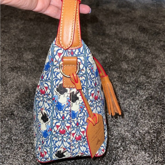 Dooney & Bourke SNOW WHITE Patterned Shoulder Bag - Picture 4 of 6